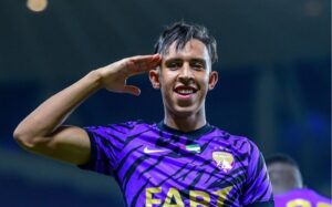 سفيان رحيمي هو ثاني مغربي يسجل في بطولة دوري أبطال آسيا ودوري أبطال افريقيا معاً بعد هشام ابو شروان لاعب الاتحاد