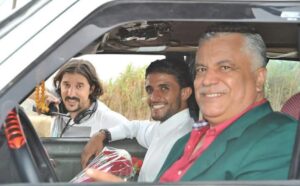 محمد الخياري الممثل المغربي محمد الخياري من كواليس فيلم طاكيي بيض
