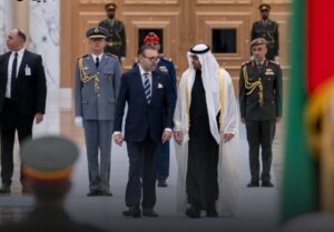 مراسم استقبال العاهل المغربي محمد السادس من قبل سمو الشيخ محمد بن زايد آل نهيان بدولة الإمارات. 