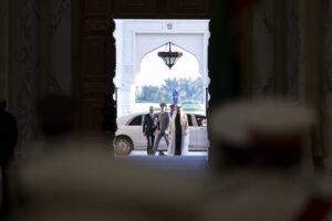 مراسم استقبال العاهل المغربي محمد السادس من قبل سمو الشيخ محمد بن زايد آل نهيان بدولة الإمارات 