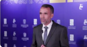 المبدع المغربي عبدالرحيم سليلي الفائز بـ ‎#جائزة_سرد_الذهب في دورتها الأولى عن فرع القصة القصيرة للأعمال السردية غير المنشورة.