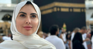 مريم حسين تؤدي عمرة رمضان