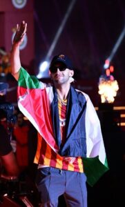 النجم المغربي حكيم زياش يحتفي بلقب الدوري التركي