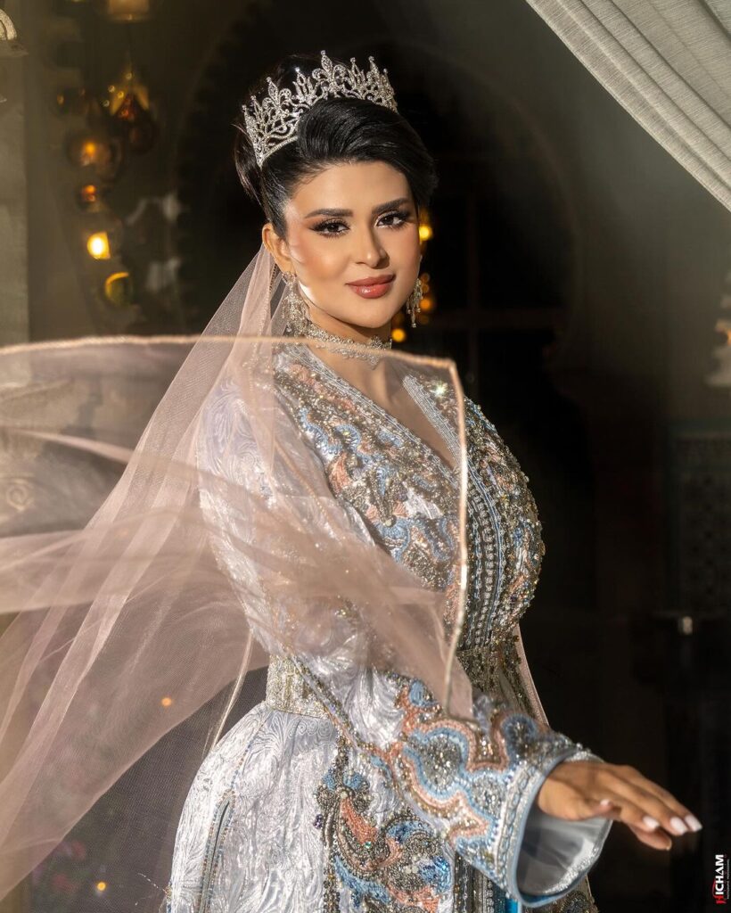 سلمى رشيد بالقفطان المغربي الأصيل