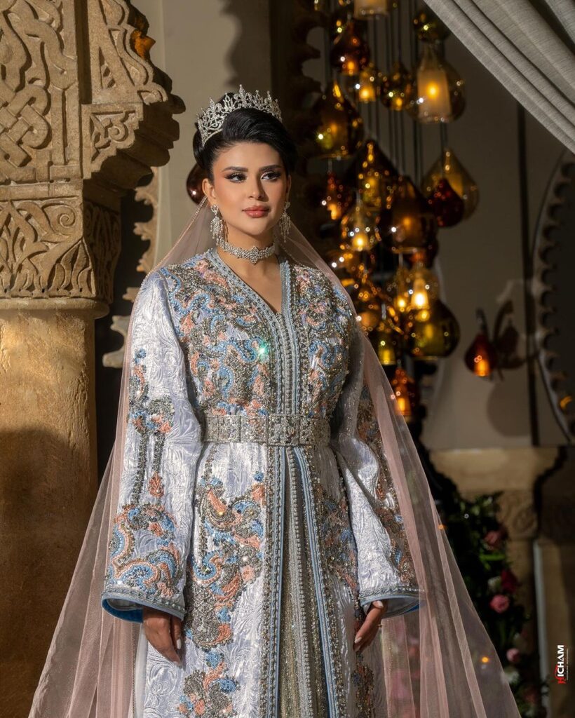 سلمى رشيد بالقفطان المغربي الأصيل