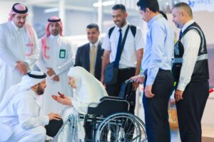 لحظة وصول أكبر معمرة لأداء مناسك الحج