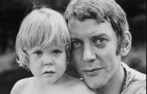 النجم الكندي Donald Sutherland ونجله كيفير
