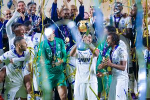 الهلال يتوح بالذهب