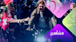 توم كروز يجول بدراجته النارية باريس