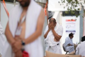 ملايين الحجاج يتوافدون إلى صعيد عرفة