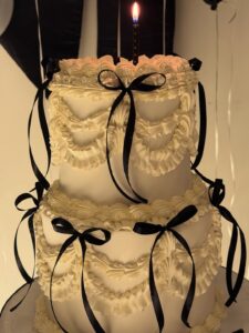 Vintage Cake الرائج بقوة في موضة 2026