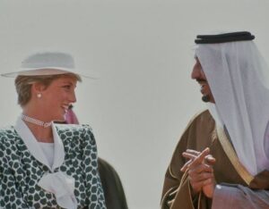 ديانا.. الأميرة التي عشقها الجميع إلا زوجهامن مربية أطفال إلى قصر باكنغهام