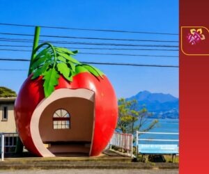 اليابان: قد تنتظر الحافلة... داخل حبة برتقال عملاقة! 🍓🚌