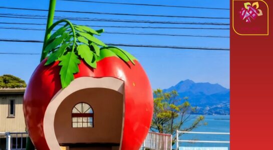 اليابان: قد تنتظر الحافلة... داخل حبة برتقال عملاقة! 🍓🚌
